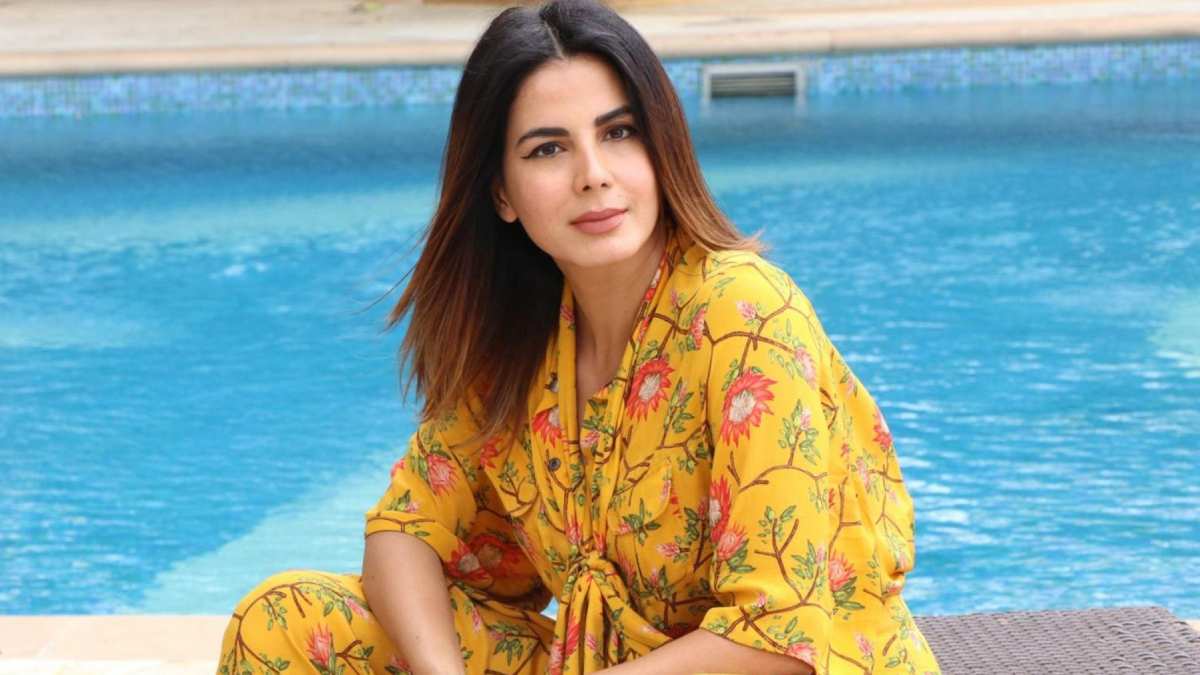 Kirti Kulhari Loses ₹2.44 Lakh