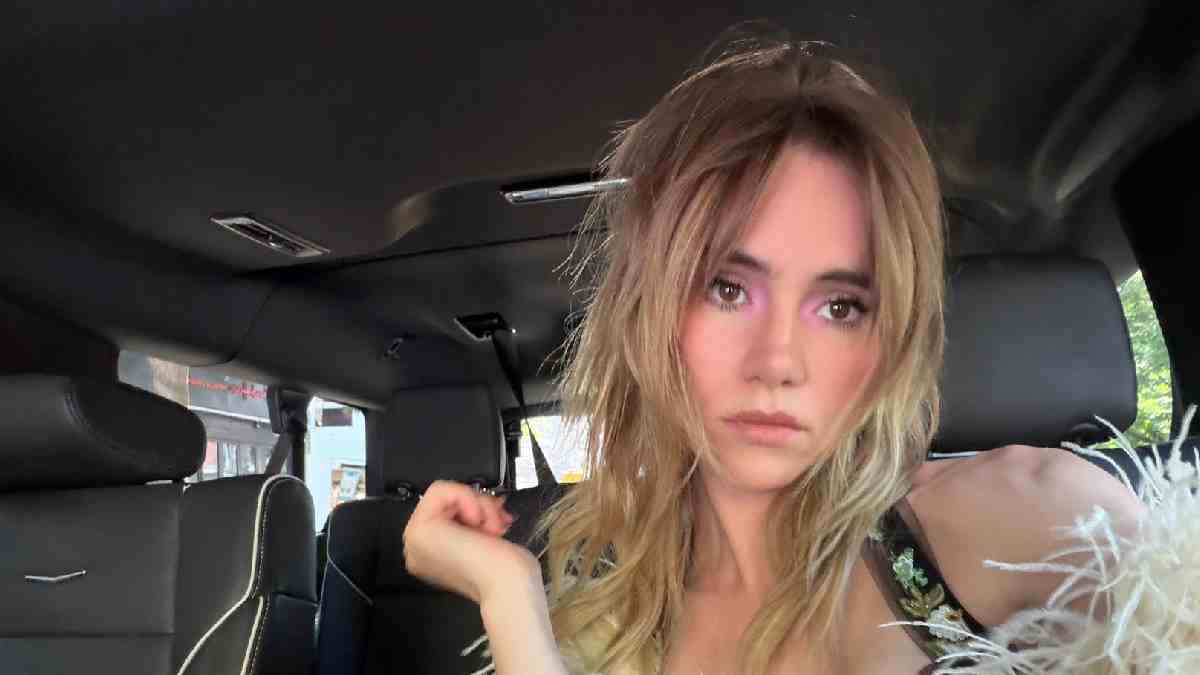 Suki Waterhouse