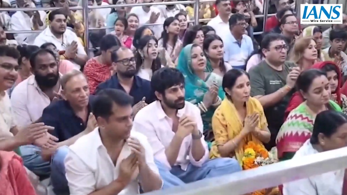 Kartik Aaryan Seeks Blessings at Mahakaleshwar Temple After Winning Best Actor at 72nd National Film Awards